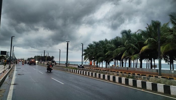 Clouds blanket over Karachi near beach on a rainy day. — Twitter