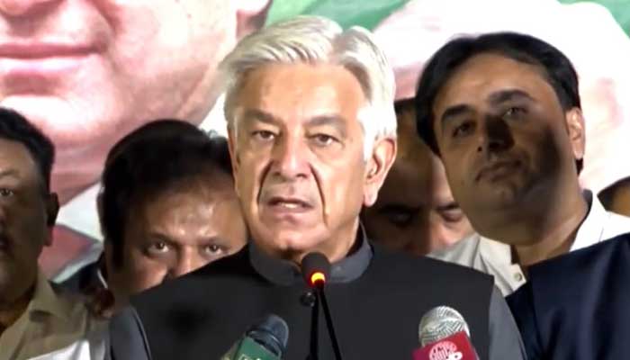 Defence Minister Khawaja Asif addresses a workers convention in Sialkot. — PML-N/@pmln_org
