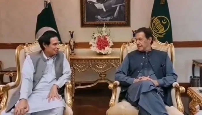 Chairman PTI Imran Khan meeting Punjab CM Pervaiz Elahi at the CM House, Lahore on September 26, 2022.— Screengrab of a Twitter video