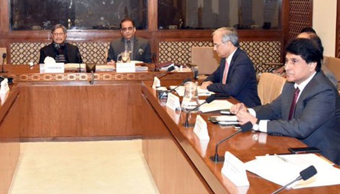 Chairman of Senate Committee on Foreign Affairs Farooq H Naek receiving a briefing from Foreign Secretary Asad Majeed at the Parliament House. — Twitter/Senate of Pakistan