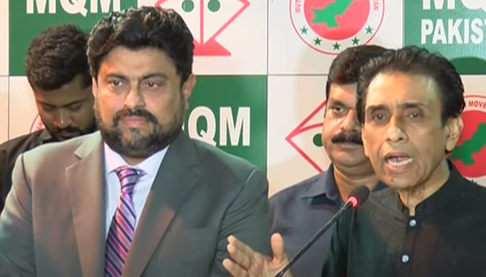 Sindh Governor Kamran Tessori (left) and MQM-P Convener Khalid Maqbool Siddiqui during a press conference in Karachi on February 11, 2023, in this still taken from a video. — YouTube/GeoNews