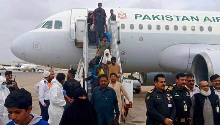 First batch of Pakistanis arrive in Pakistan on April 28, 2023. — Twitter/@ForeignOfficePk