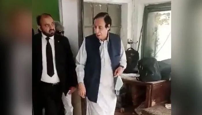 PTI President Pervez Elahi appears before an anti-corruption court. — Twitter/@MurtazaViews/File